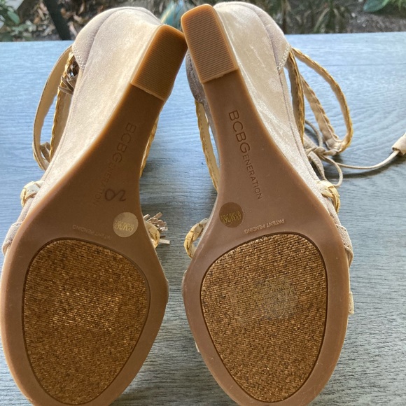 BCBGeneration- tan - size 6 1/2 - Picture 5 of 5
